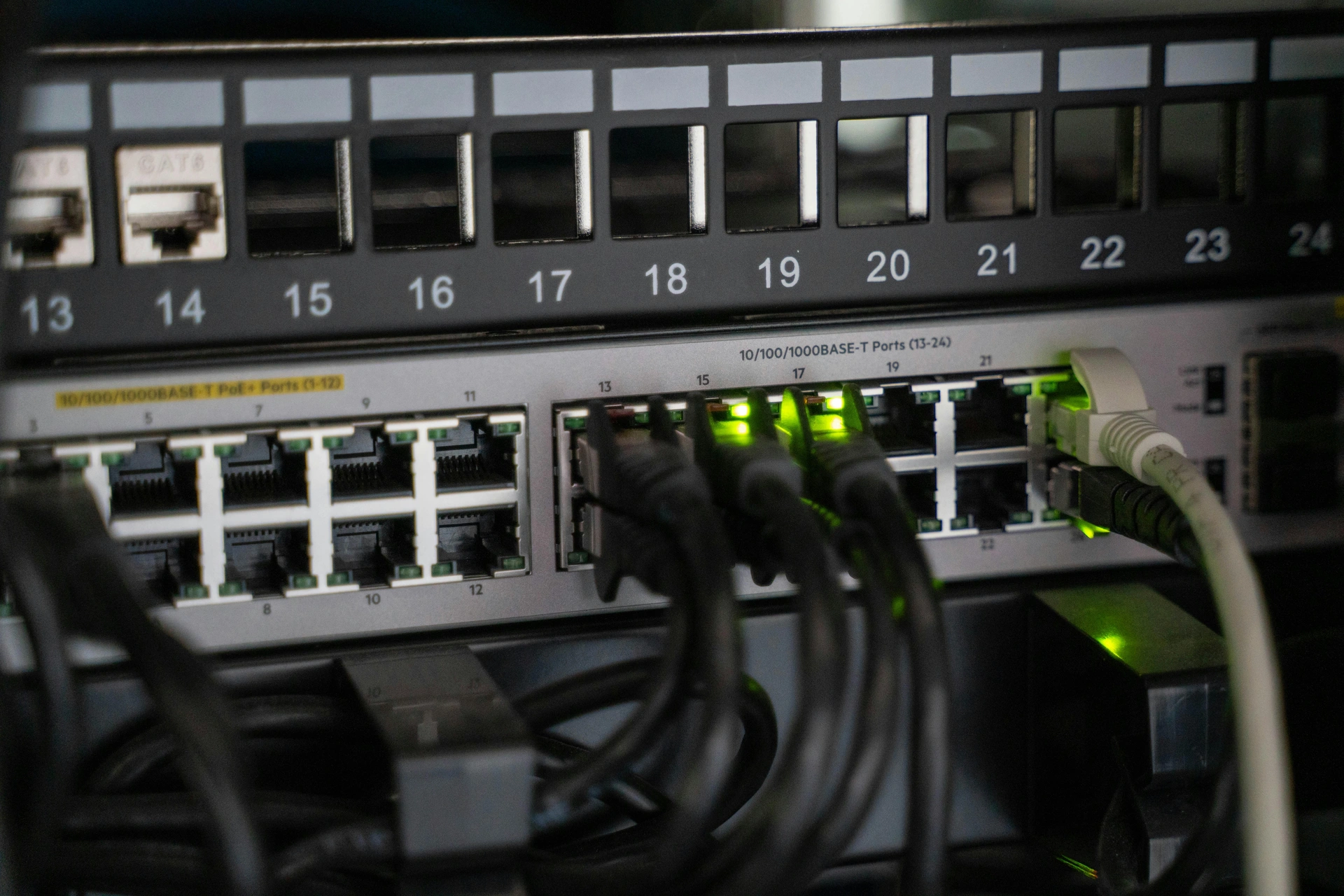 Server network infrastructure array visualization